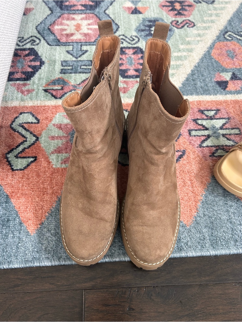 Universal Thread Tan Suede Platform Chelsea Boots - Picture 2 of 6